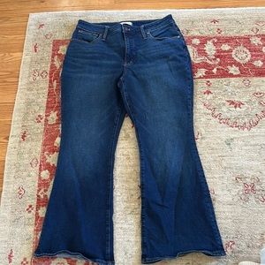 Madewell Curvy Skinny Flare. Size 33 petite